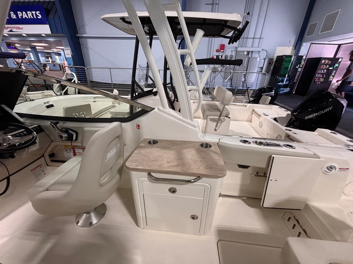 2027 Boston Whaler 240 Vantage 24.0 feet, Clearwater, Florida #7