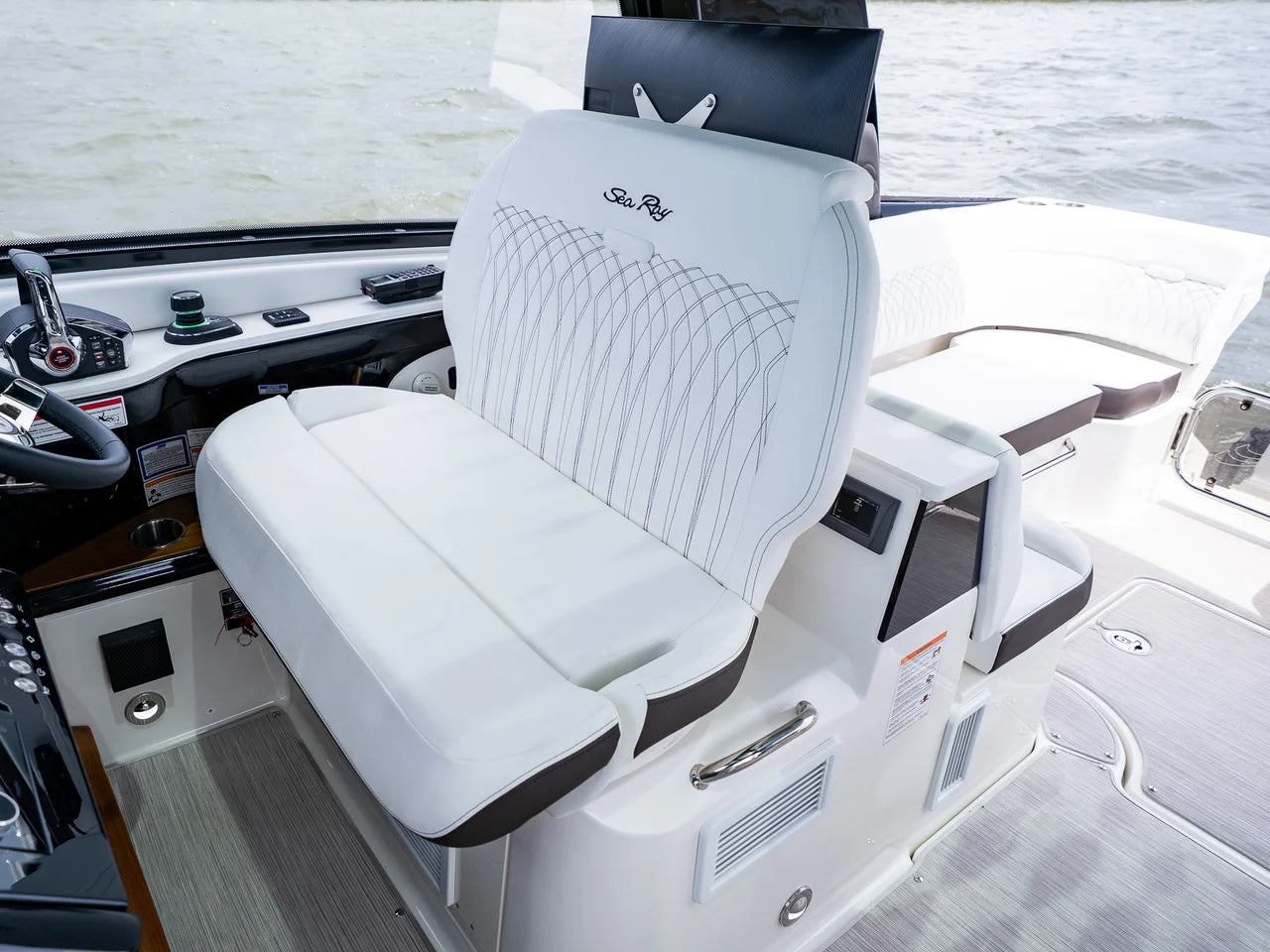 2026 Sea Ray Sundancer 370 Outboard 37.0 feet, Clearwater, Florida #41
