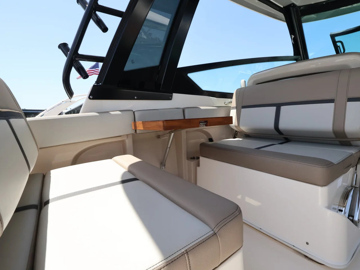2026 Boston Whaler 330 Vantage 33.0 feet, Naples, Florida #15