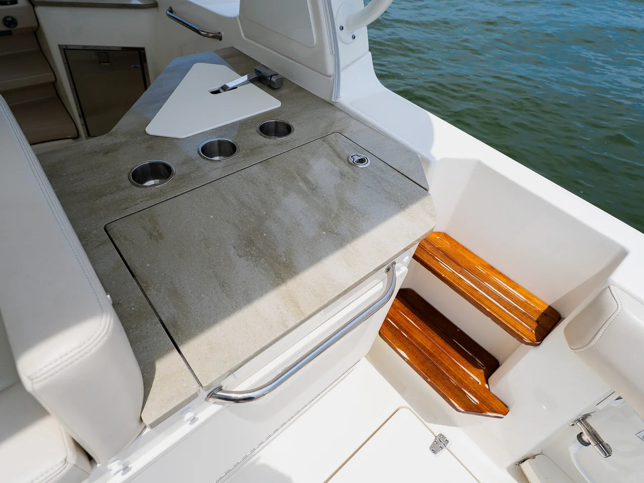 2023 Boston Whaler 350 Realm 35.0 feet, Clearwater, Florida #81