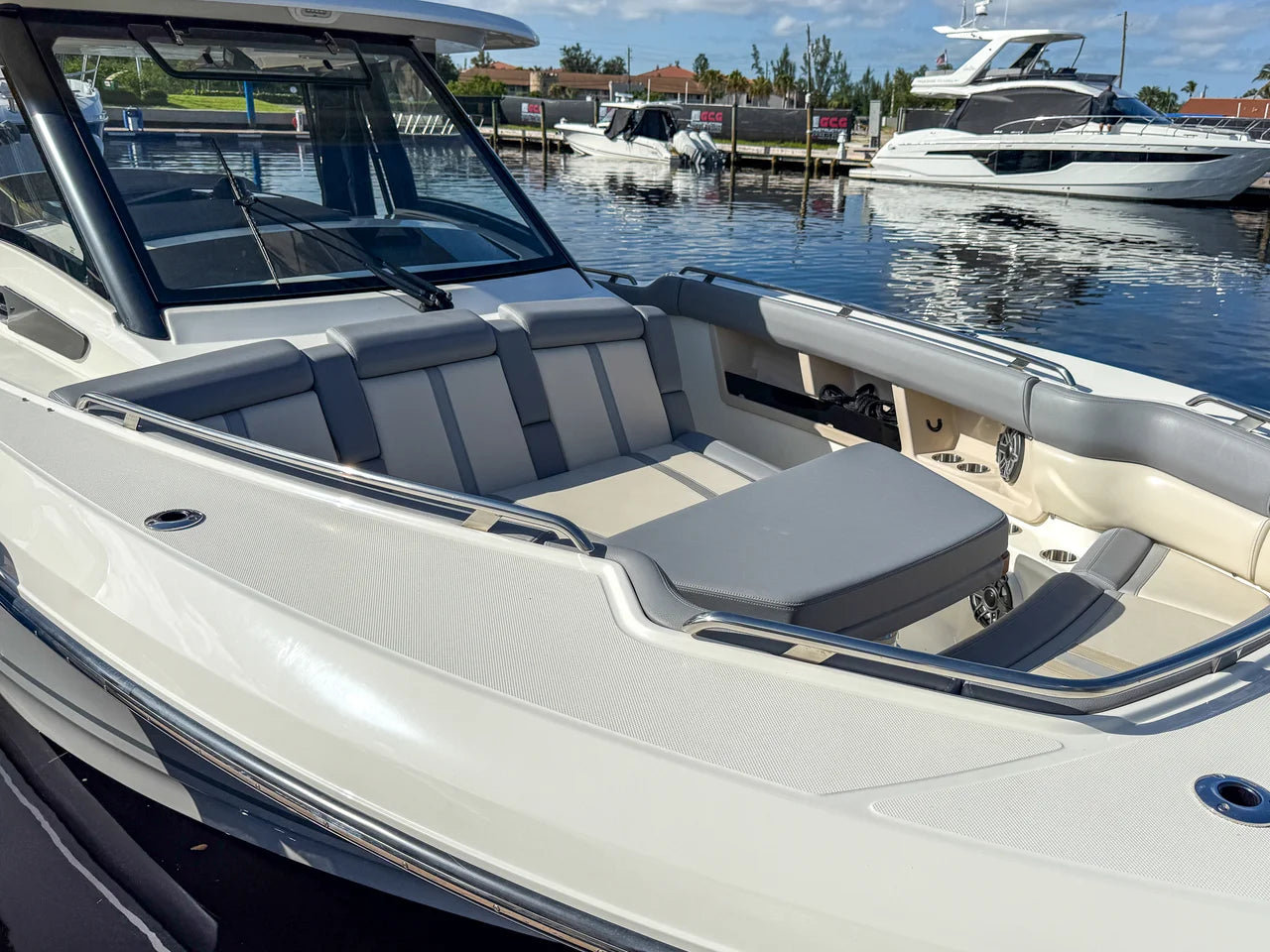2025 Boston Whaler 350 REALM 35.0 feet, Fort Myers, FL #3