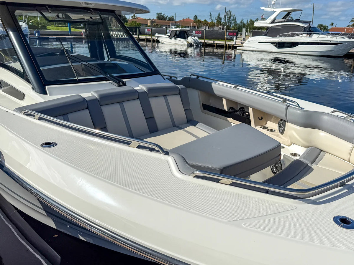 2025 Boston Whaler 350 REALM 35.0 feet, Fort Myers, FL #3