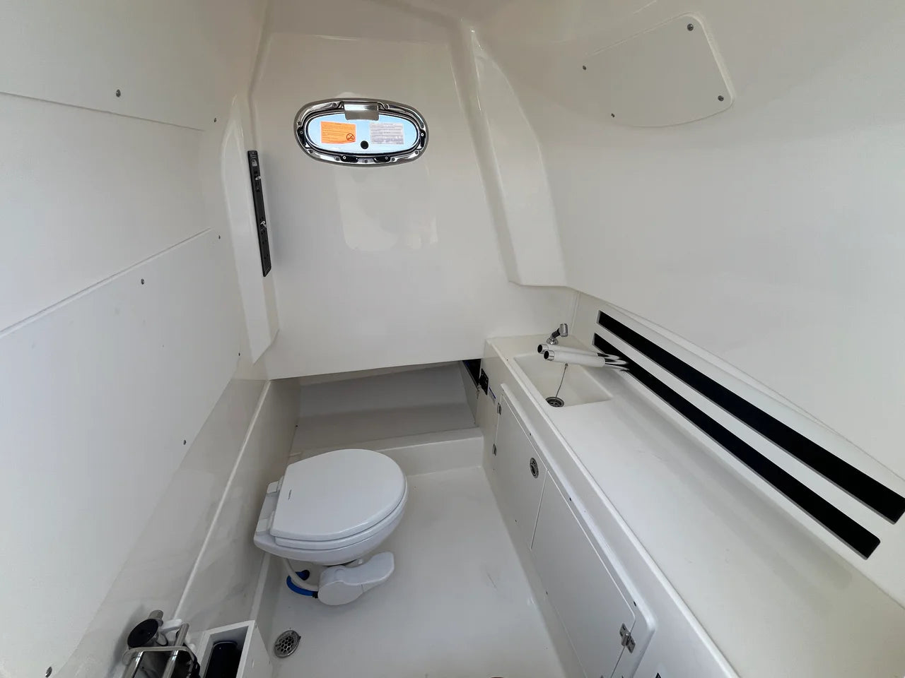 2026 Boston Whaler 330 Outrage 33.0 feet, Westbrook, Connecticut #36