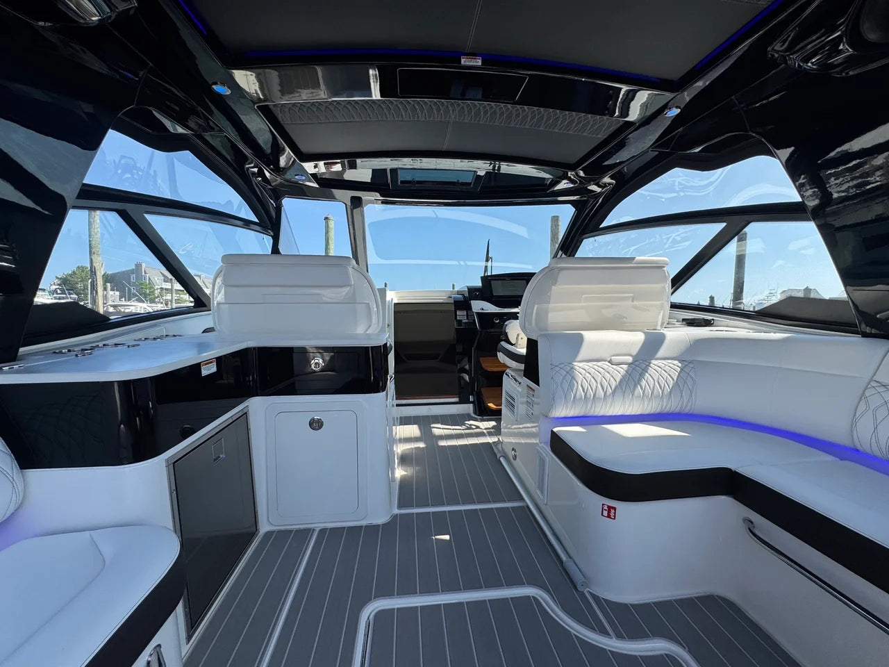 2025 Sea Ray 370 SUNDANCER OB 39.0 feet, Clearwater, Florida #15
