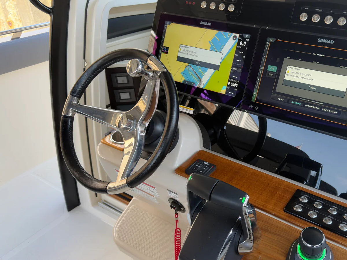 2025 Boston Whaler 350 REALM 35.0 feet, Greenwich, CT #34