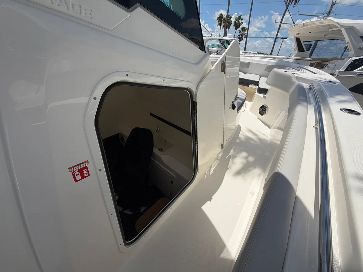 2026 Boston Whaler 330 Outrage 33.0 feet, Stuart, Florida #39