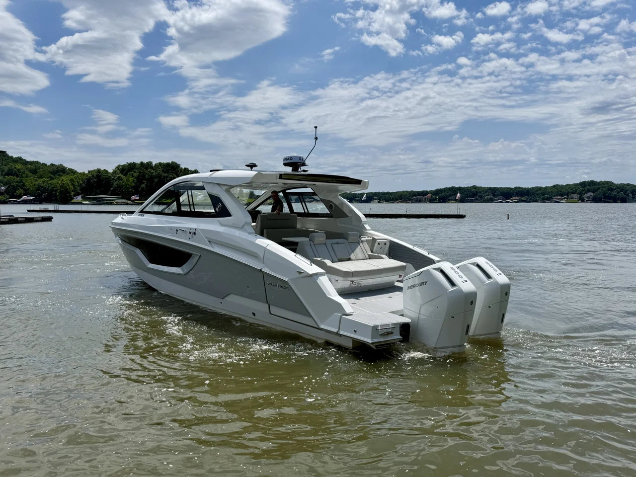 2027 Cruisers Yachts 42 GLS Outboard 42.0 feet, Lake Ozark, Missouri #3