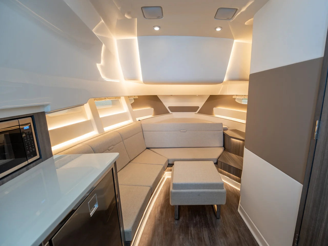 2026 Sea Ray Sundancer 370 Outboard 37.0 feet, Wrightsville Beach, North Carolina #35