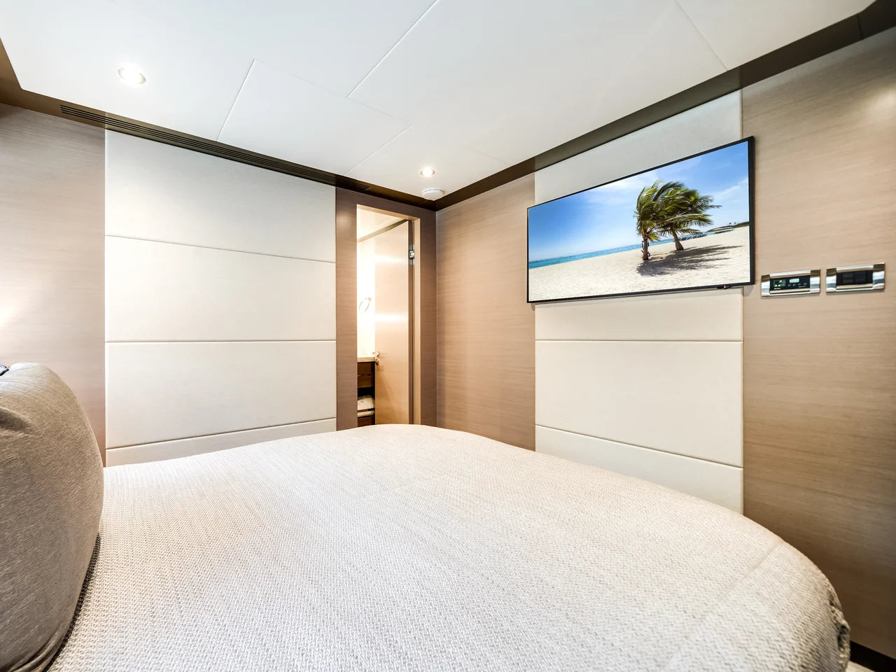 2025 Ocean Alexander 27R 88.0 feet, Fort Lauderdale, FL #67