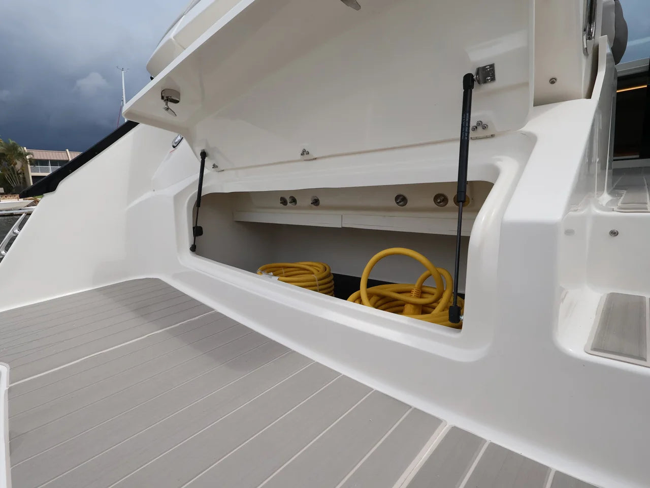 2026 Sea Ray Sundancer 370 Outboard 37.0 feet, Naples, Florida #30