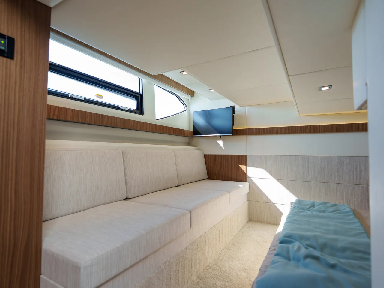 2026 Cruisers Yachts 42 Cantius 42.0 feet, Wrightsville Beach, North Carolina #16