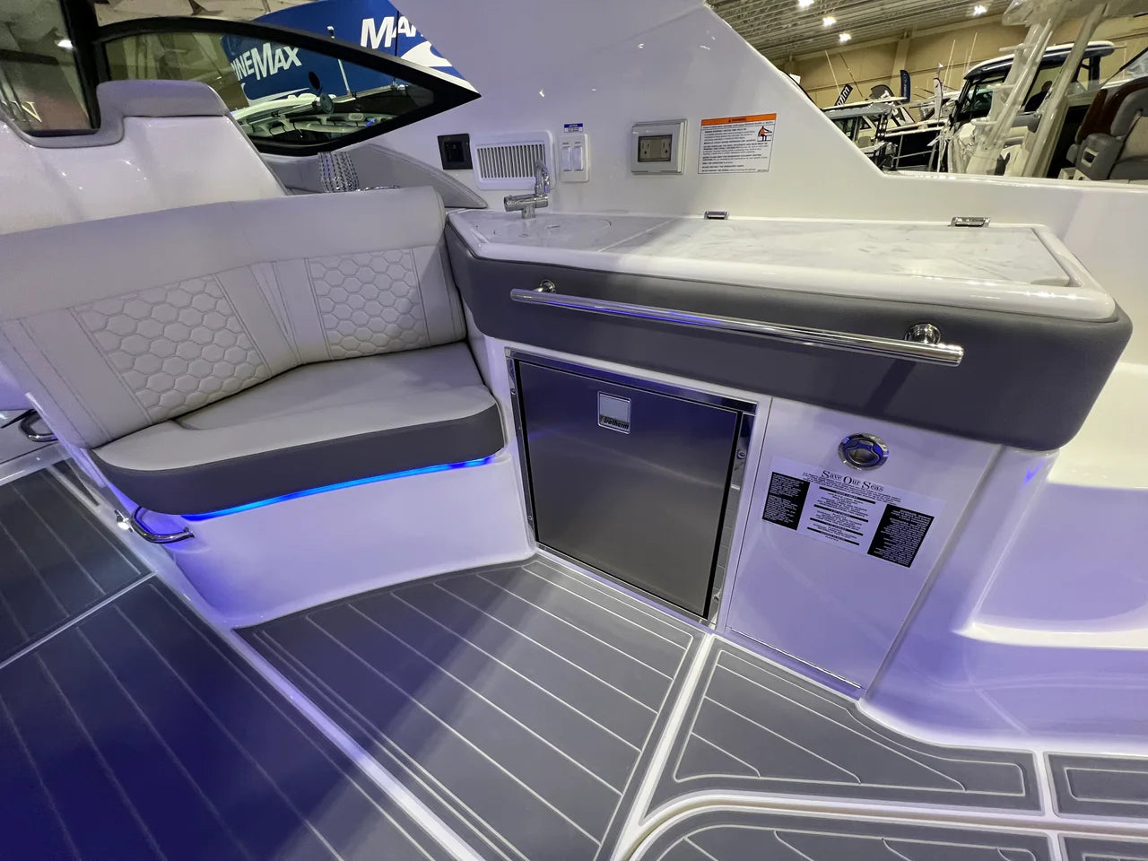 2026 Sea Ray Sundancer 320 Outboard 32.0 feet, Charleston, South Carolina #10
