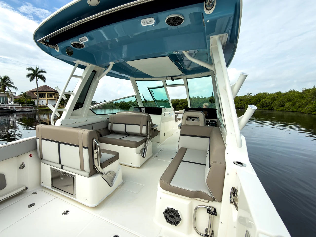 2027 Boston Whaler 330 Vantage 33.0 feet, Fort Myers, FL #6