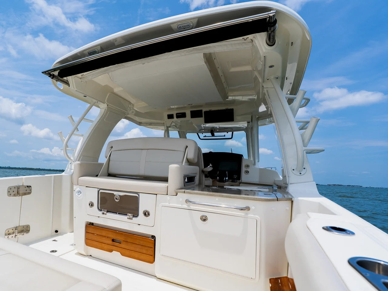 2023 Boston Whaler 350 Realm 35.0 feet, Clearwater, Florida #77