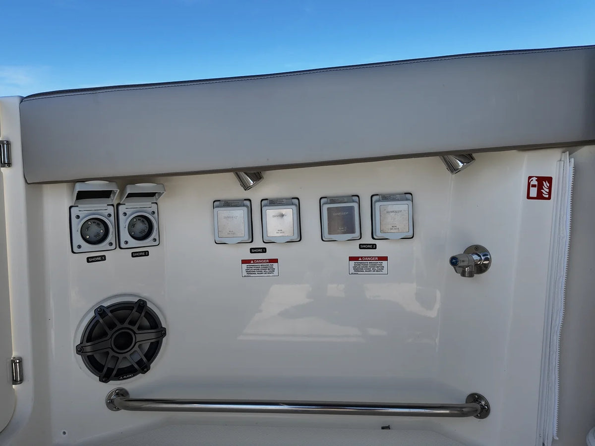2027 Boston Whaler 330 Vantage 33.0 feet, Thunderbolt, GA #12