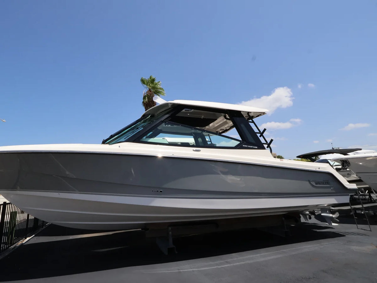 2026 Boston Whaler 330 Vantage 33.0 feet, Naples, Florida #1