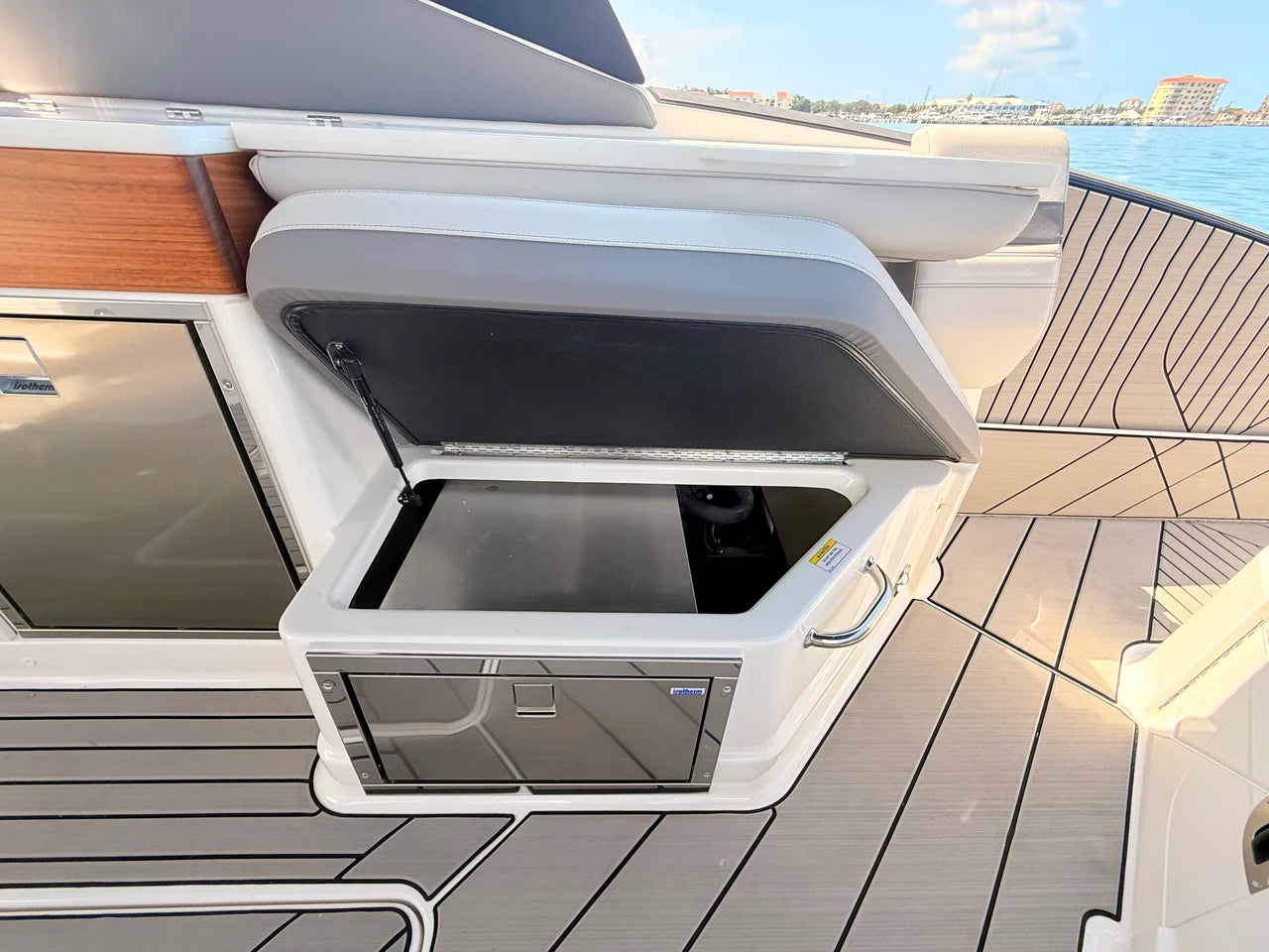 2027 Sea Ray SLX 360 Outboard 36.0 feet, St Petersburg, FL #38