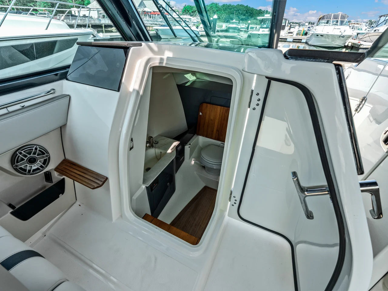 2026 Boston Whaler 330 Vantage 33.0 feet, Quincy, MA #27
