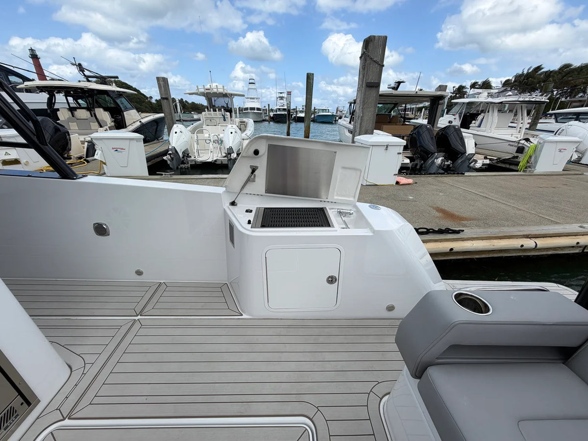 2026 Cruisers Yachts 38 VTR 38.0 feet, Jupiter, Florida #34