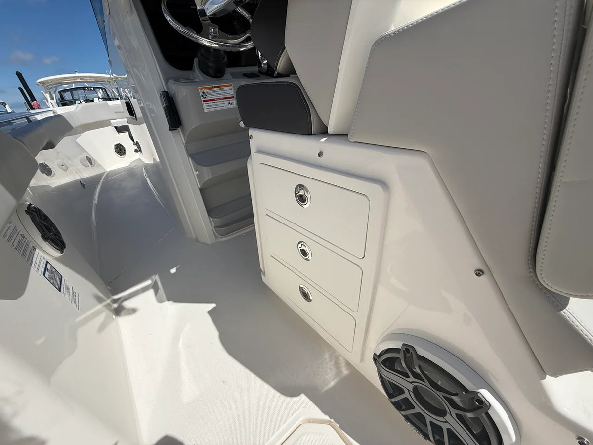 2026 Boston Whaler 330 Outrage 33.0 feet, Sarasota, FL #27