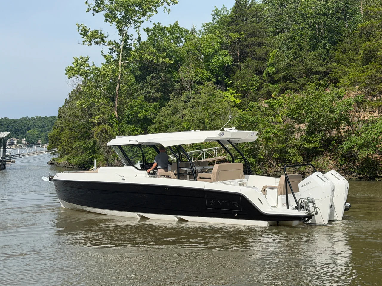 2026 Cruisers Yachts 38 VTR 38.0 feet, Lake Ozark, Missouri #6