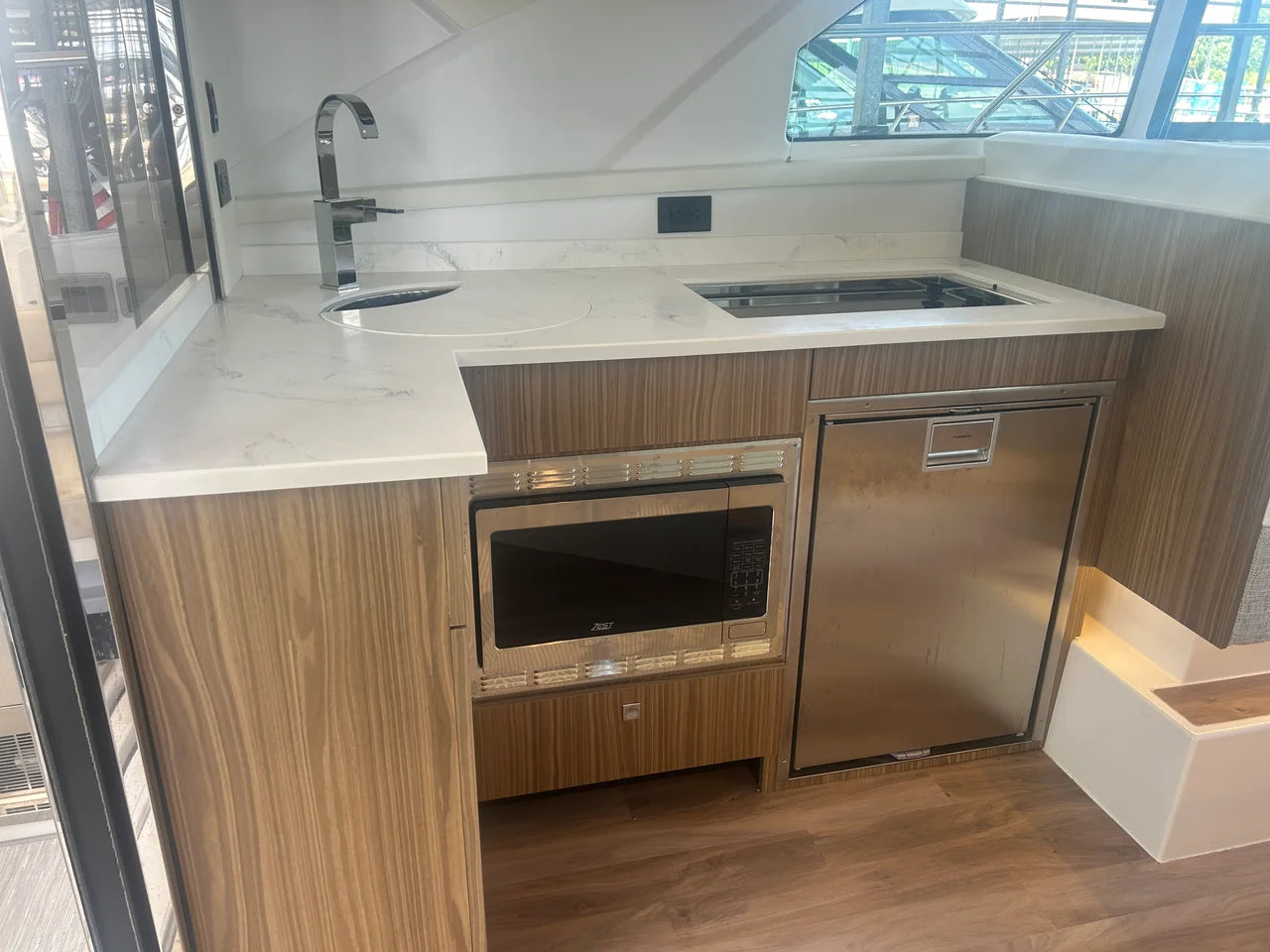 2024 Cruisers Yachts 42 Cantius 42.0 feet, Osage Beach, Missouri #10
