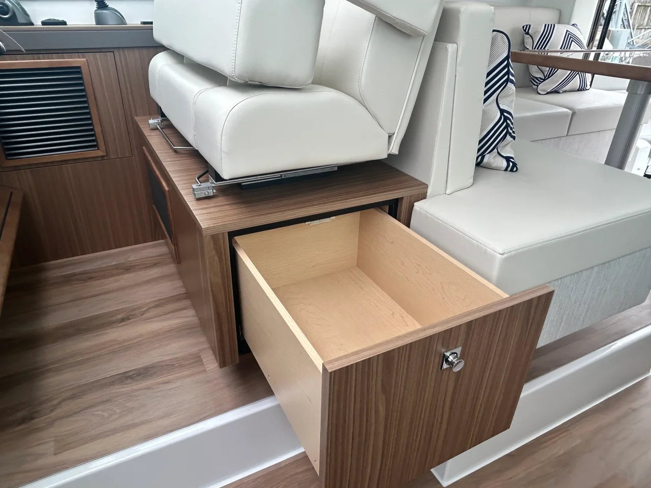 2026 Cruisers Yachts 42 Cantius 42.0 feet, Grasonville, MD #39