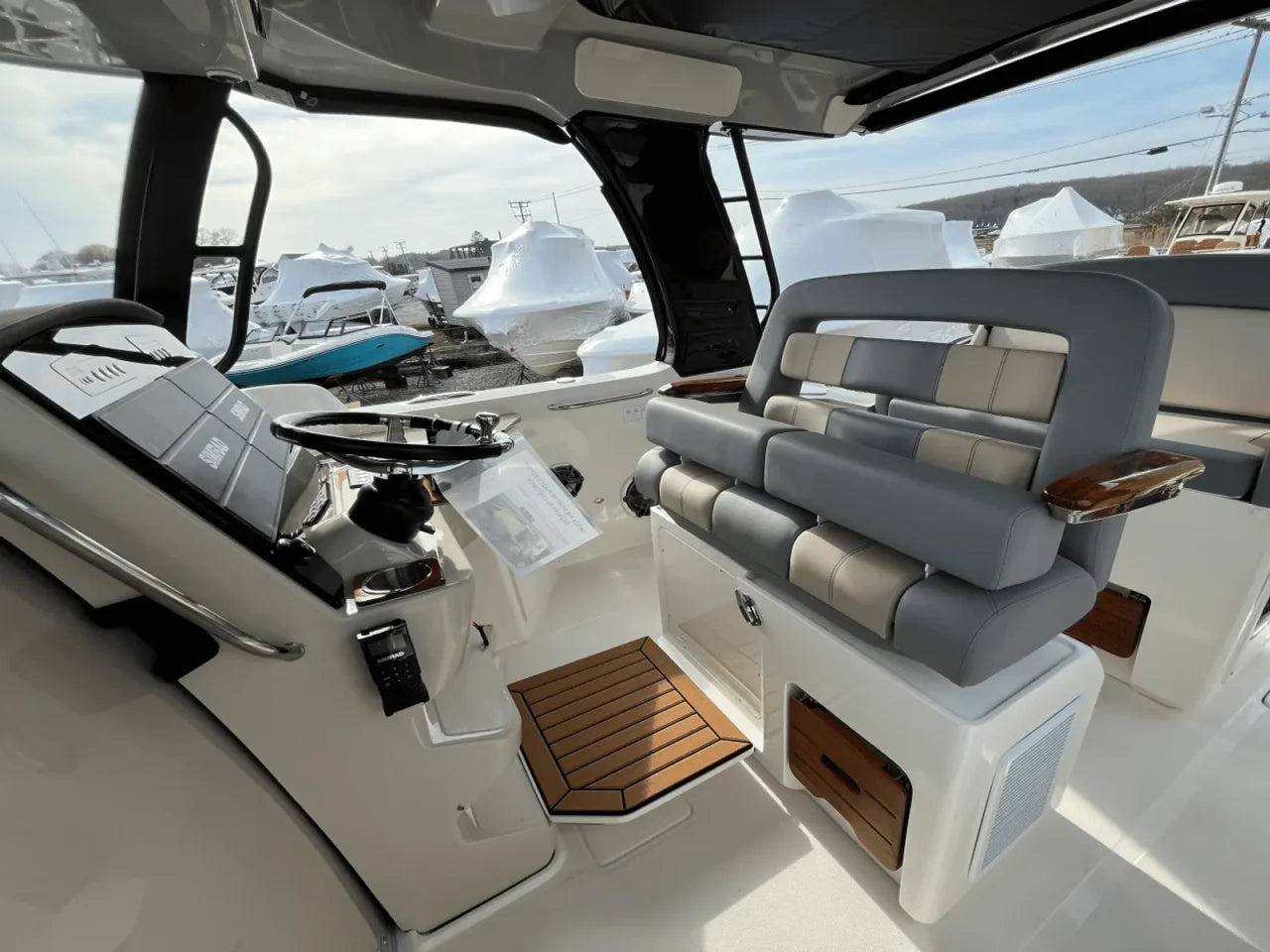 2025 Boston Whaler 350 REALM 35.0 feet, Quincy, MA #28