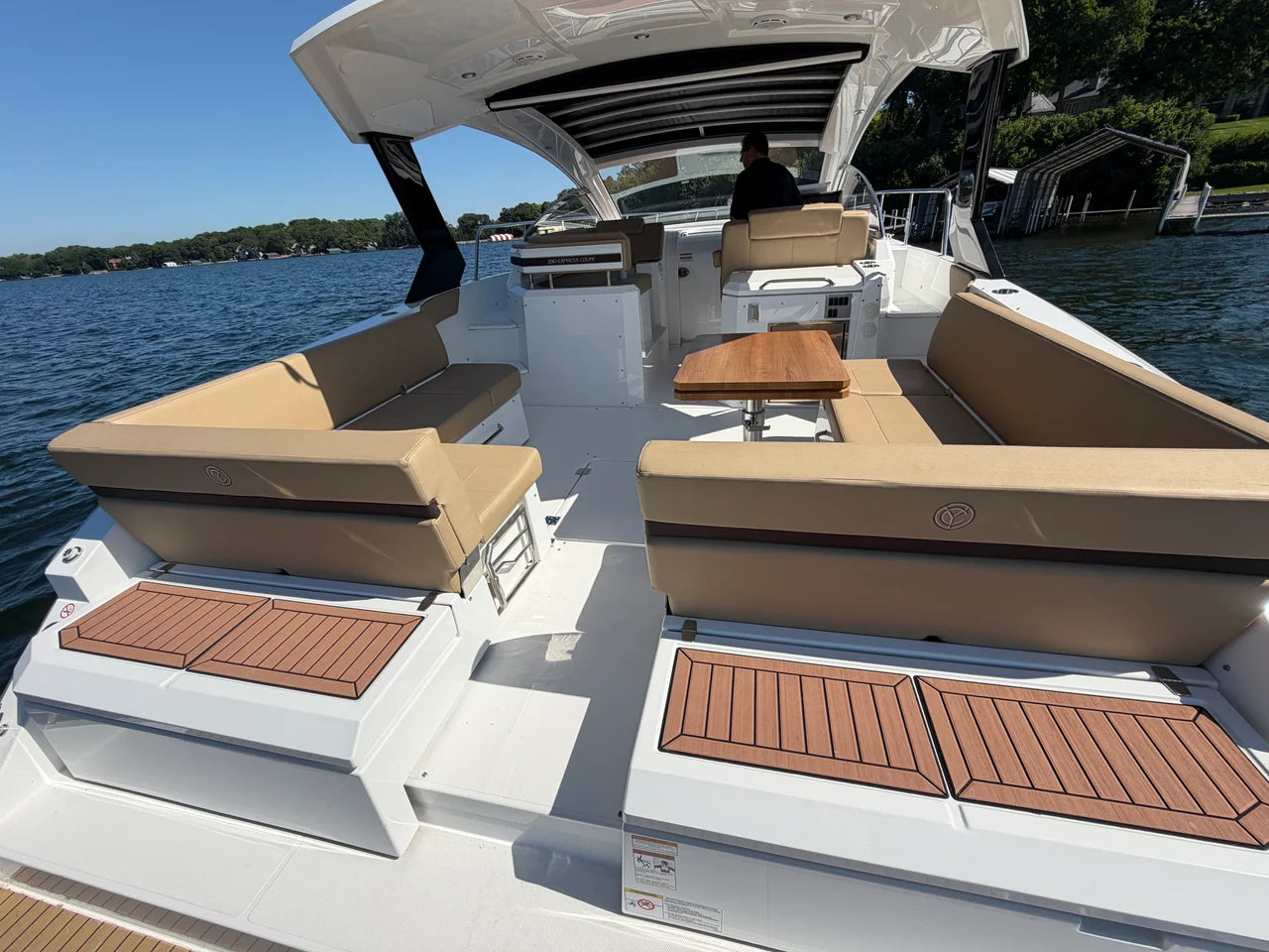 2015 Cruisers Yachts 390 EXPRESS COUPE 39.0 feet, Excelsior, Minnesota #58
