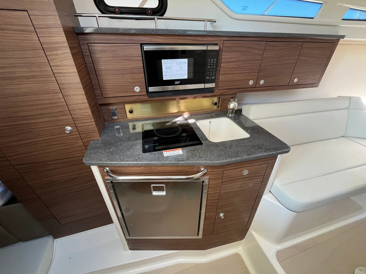 2026 Boston Whaler 325 Conquest 32.0 feet, Westbrook, Connecticut #28