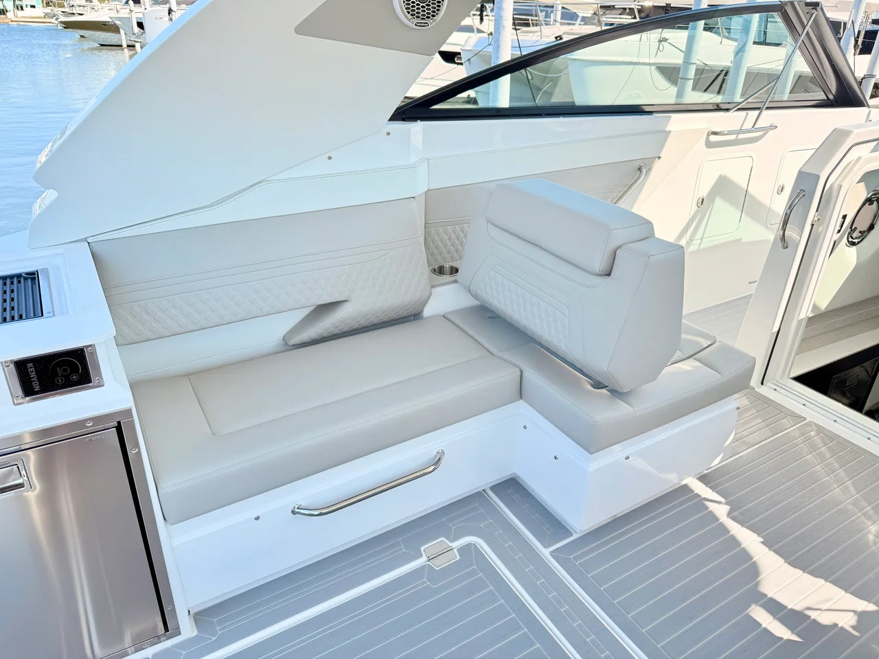 2026 Cruisers Yachts 34 GLS Outboard 34.0 feet, St Petersburg, FL #51