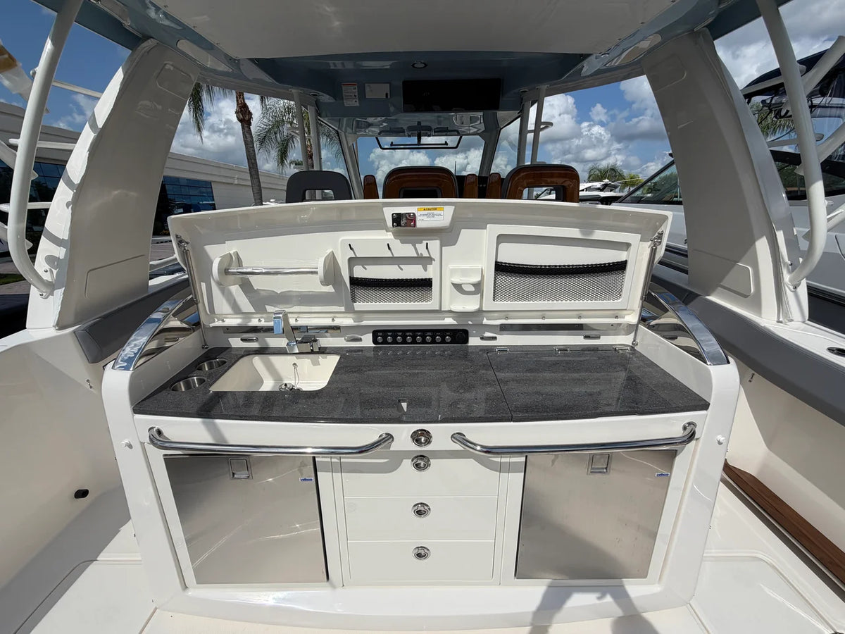 2026 Boston Whaler 420 Outrage 42.0 feet, Stuart, Florida #27
