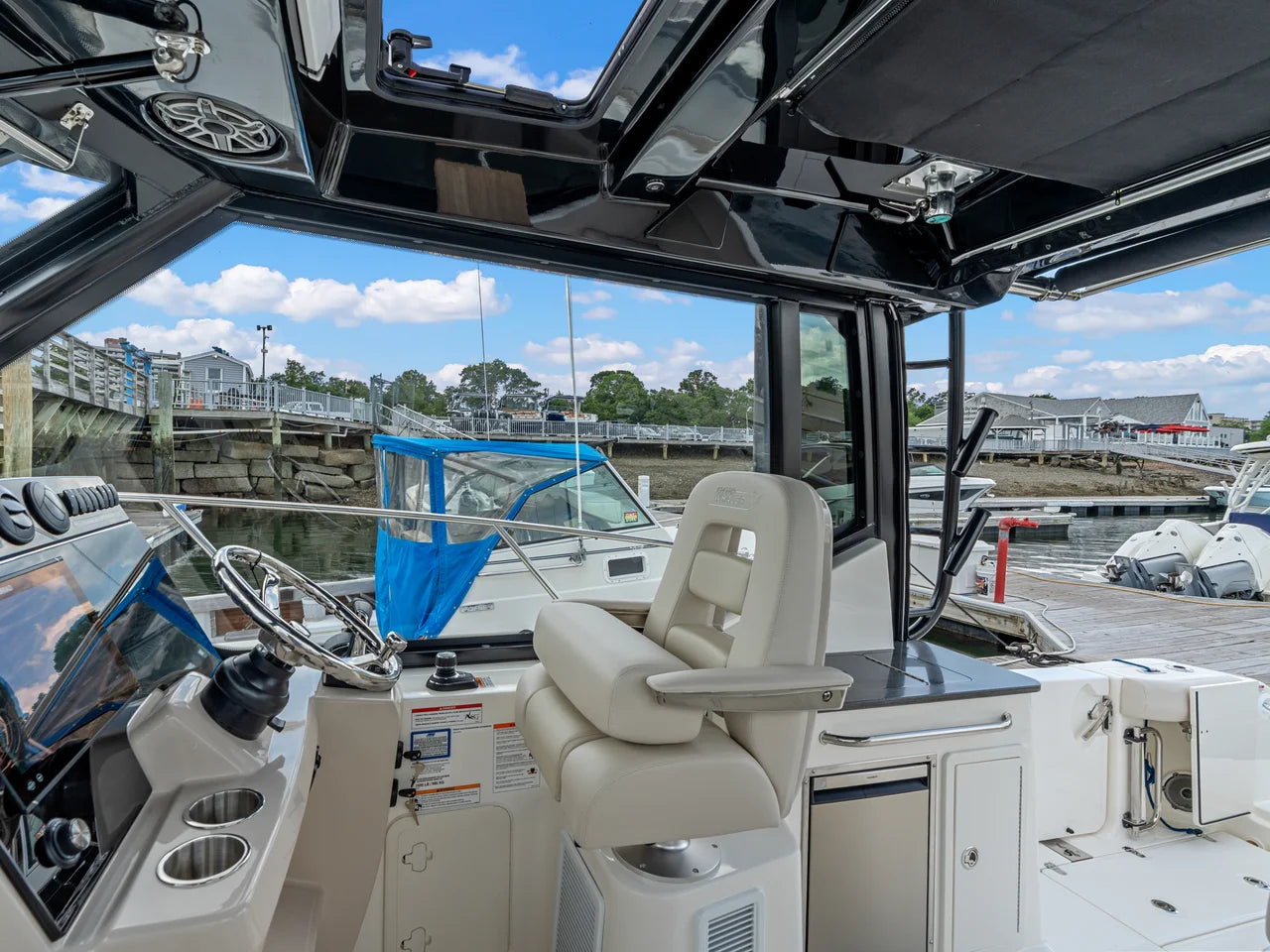2026 Boston Whaler 325 Conquest 32.0 feet, Quincy, MA #22