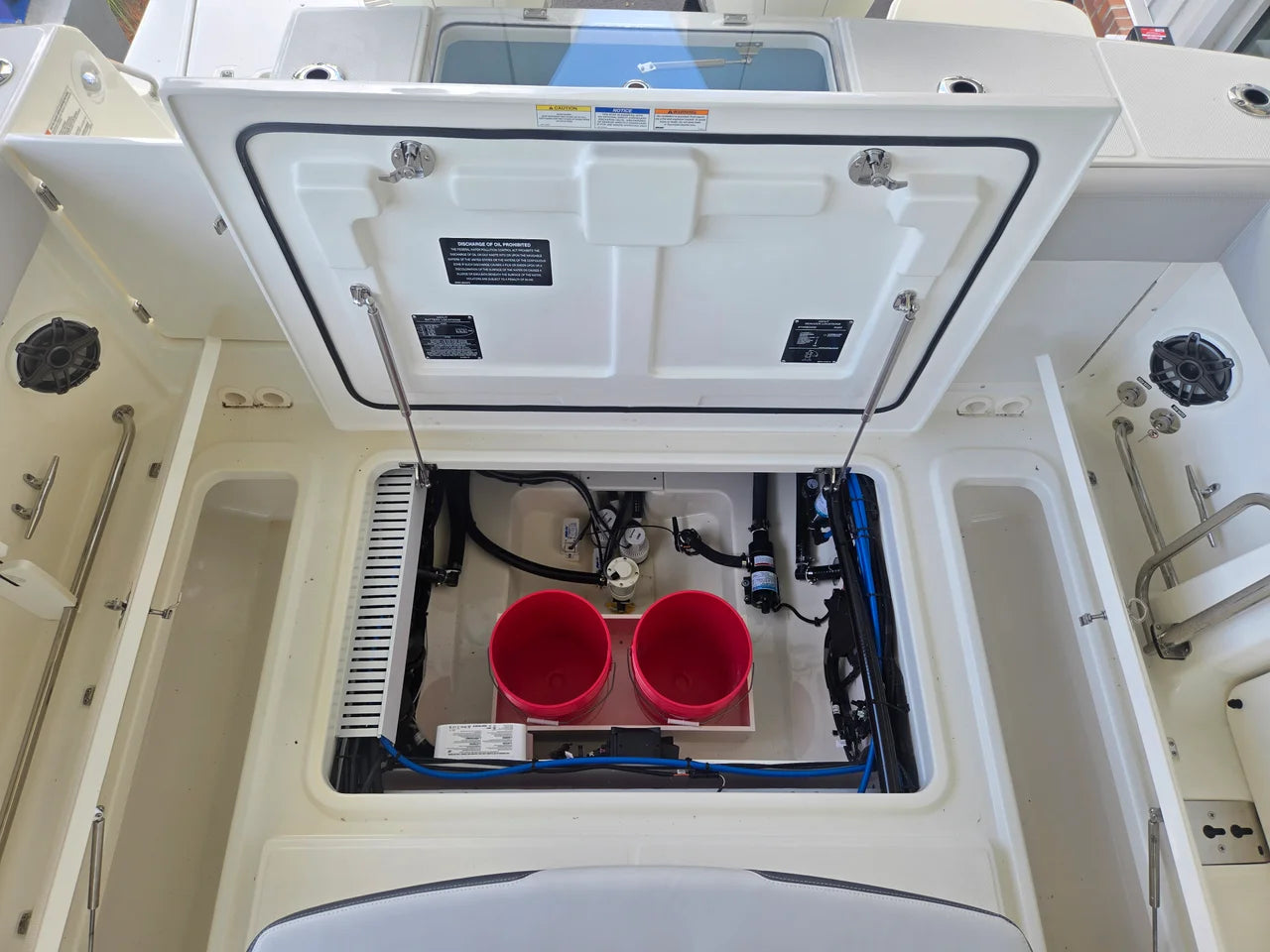 2027 Boston Whaler 330 Outrage 33.0 feet, Charleston, SC #6