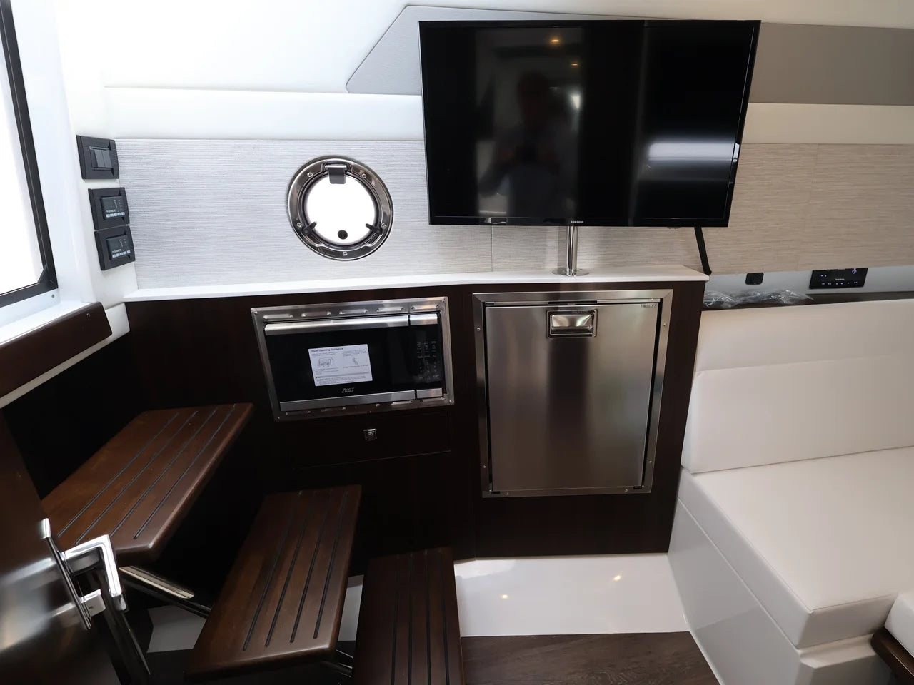 2026 Cruisers Yachts 42 GLS Outboard 42.0 feet, Naples, Florida #34