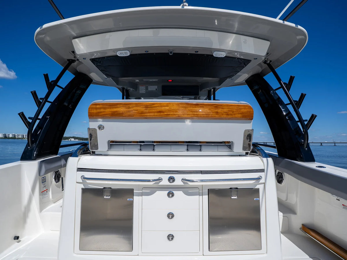 2027 Boston Whaler 420 Outrage 42.0 feet, Clearwater, Florida #23