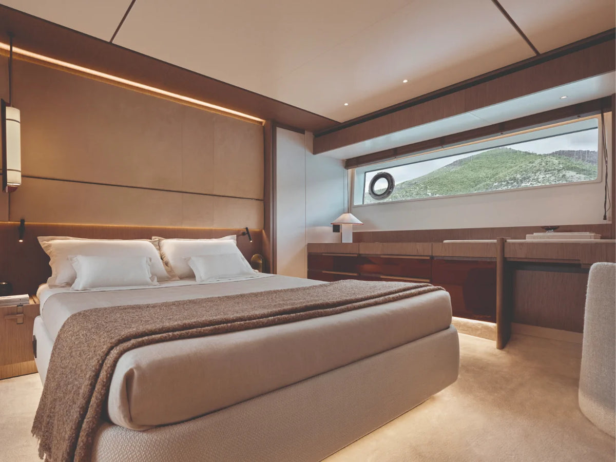 2027 Azimut Fly 82 82.0 feet, Inuvik, Northwest Territories #24