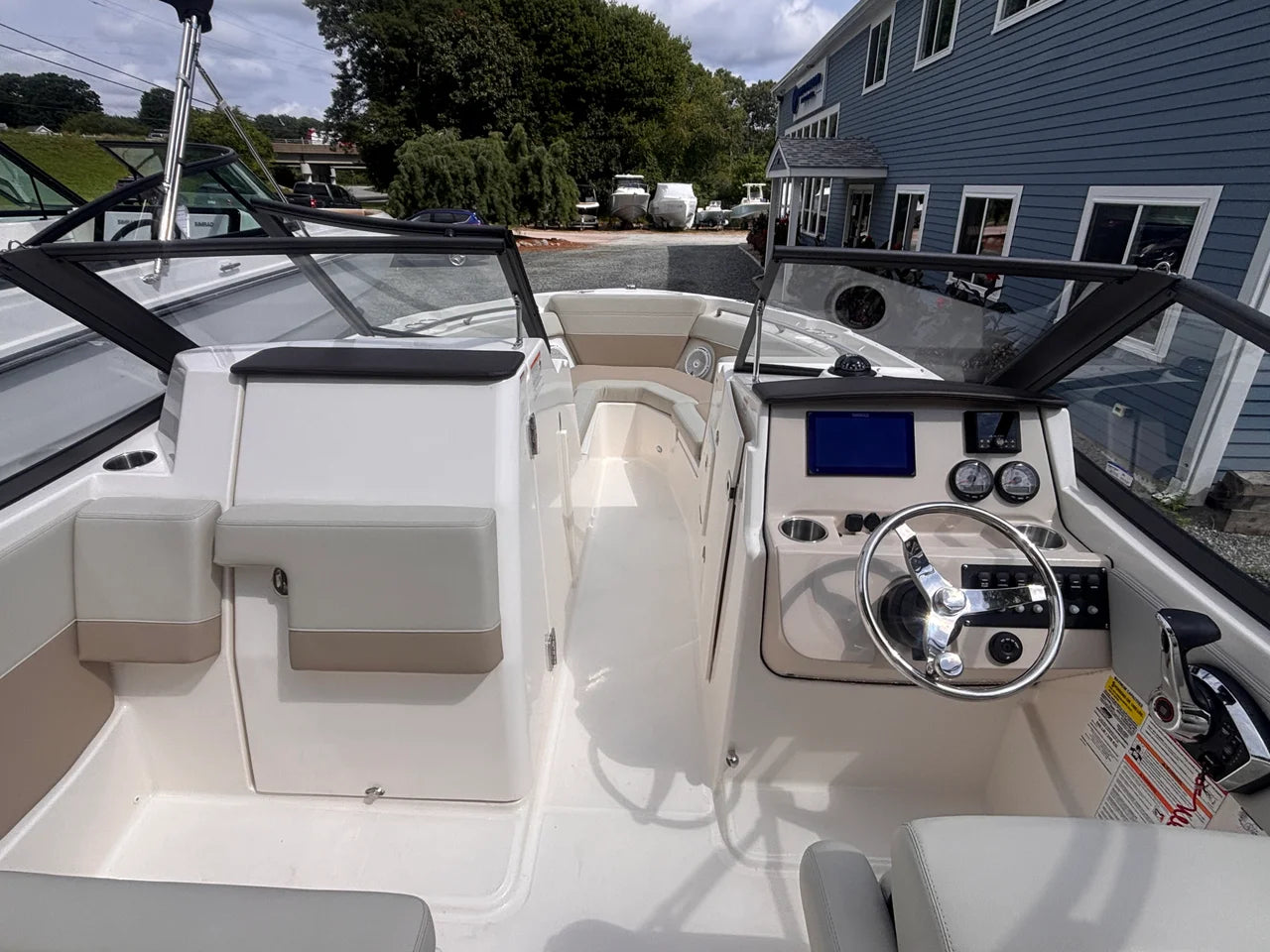2026 Boston Whaler 210 VANTAGE 21.0 feet, Westbrook, Connecticut #10