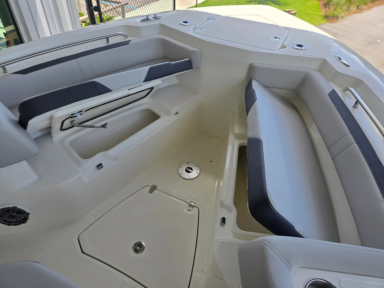 2027 Boston Whaler 330 Outrage 33.0 feet, Charleston, SC #21