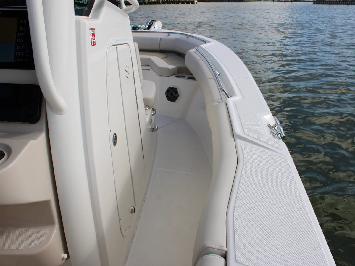 2027 Boston Whaler 250 Outrage 25.0 feet, Seabrook, TX #30