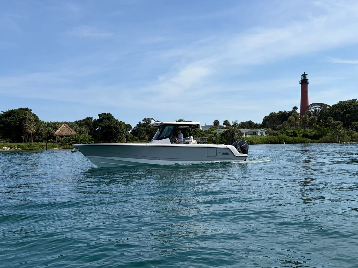 2026 Boston Whaler 330 Outrage 33.0 feet, Jupiter, Florida #2
