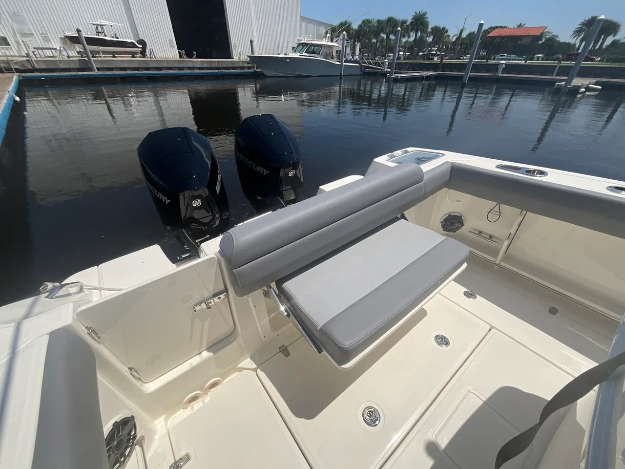 2027 Boston Whaler 250 Outrage 25.0 feet, Jacksonville Beach, Florida #8
