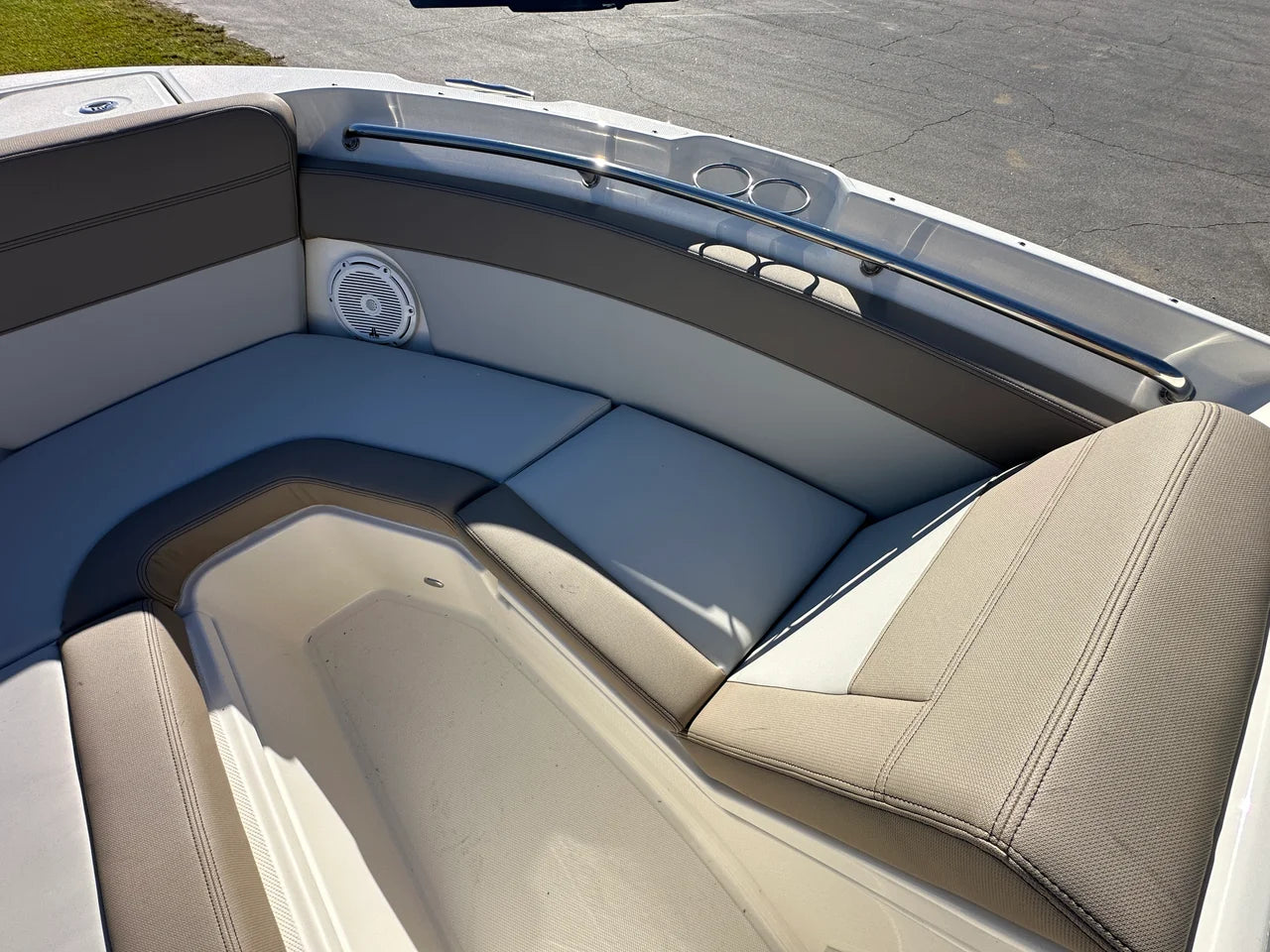2025 Boston Whaler 210 Vantage 21.0 feet, Savannah, Georgia #11