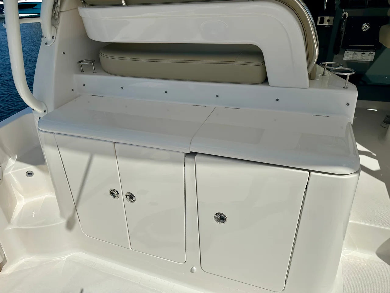 2017 Pursuit OS 385 OFFSHORE 39.0 feet, Fort Myers, Florida #24