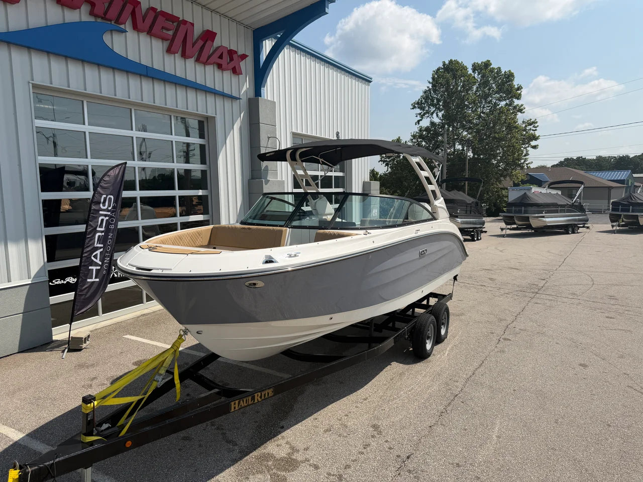 2026 Sea Ray SDX 250 Outboard 25.0 feet, Osage Beach, Missouri #2