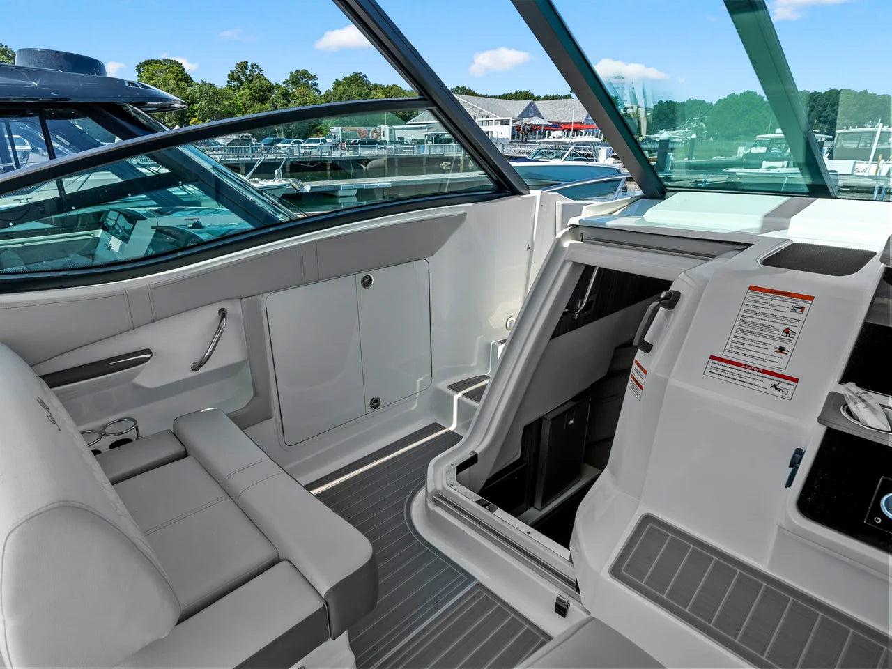 2027 Sea Ray Sundancer 320 Outboard 32.0 feet, Quincy, MA #21