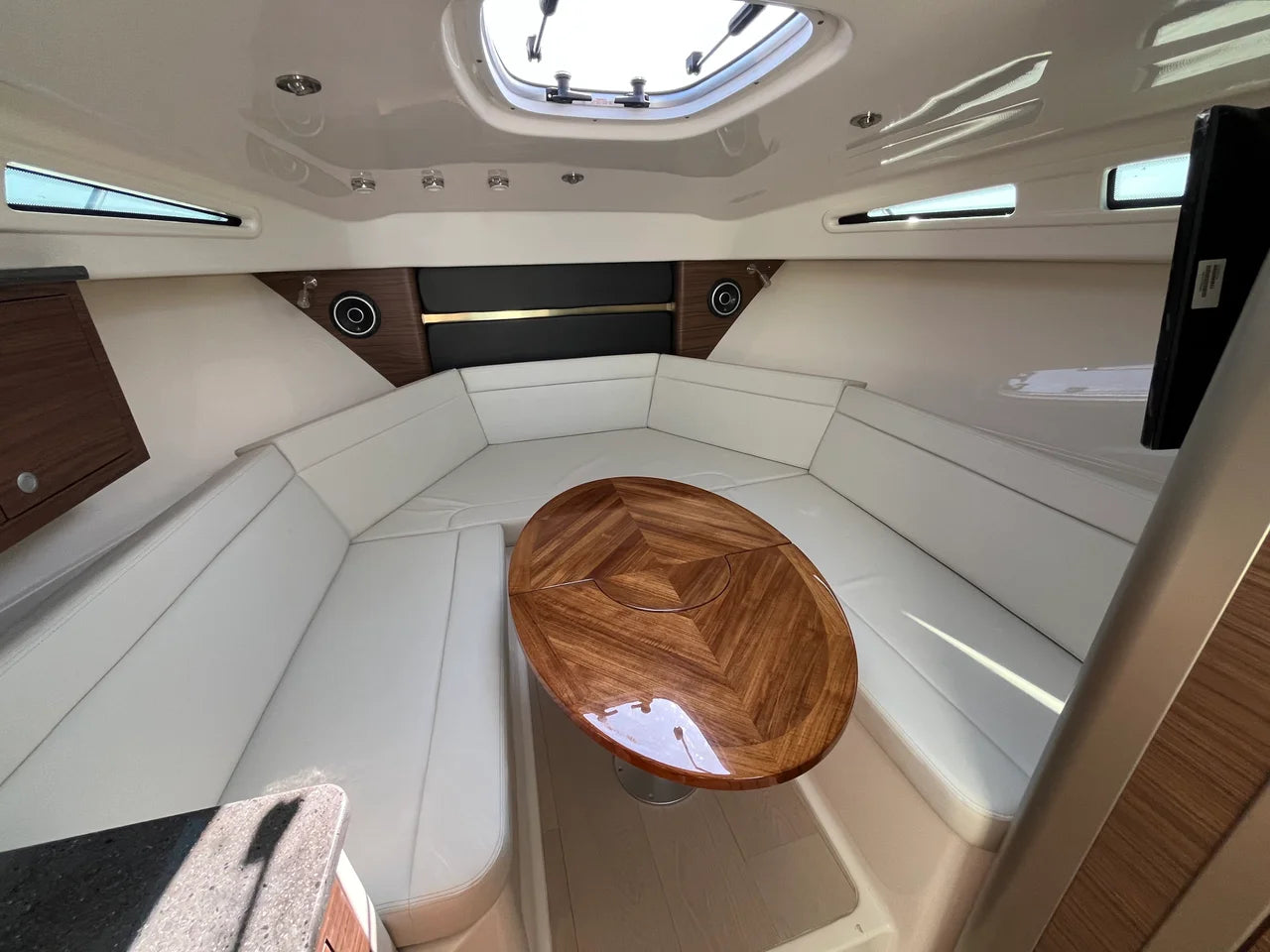 2026 Boston Whaler 325 Conquest 32.0 feet, Westbrook, Connecticut #41