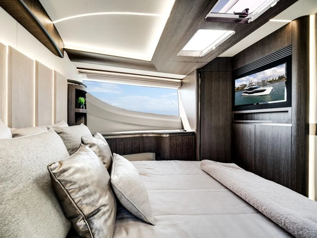 2024 Galeon 560 FLY 58.0 feet, Pompano Beach, FL #24