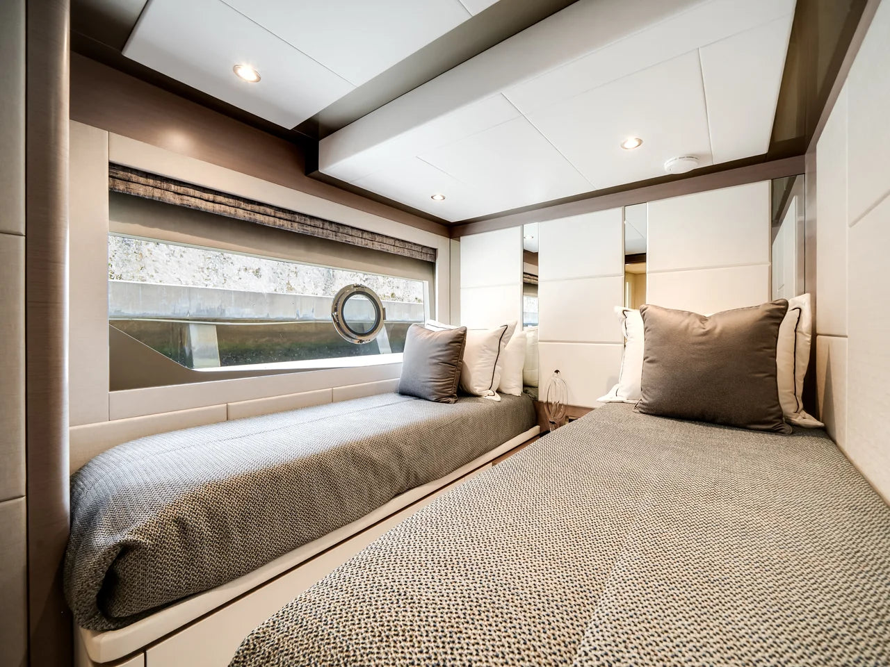2025 Ocean Alexander 27R 88.0 feet, Fort Lauderdale, FL #69