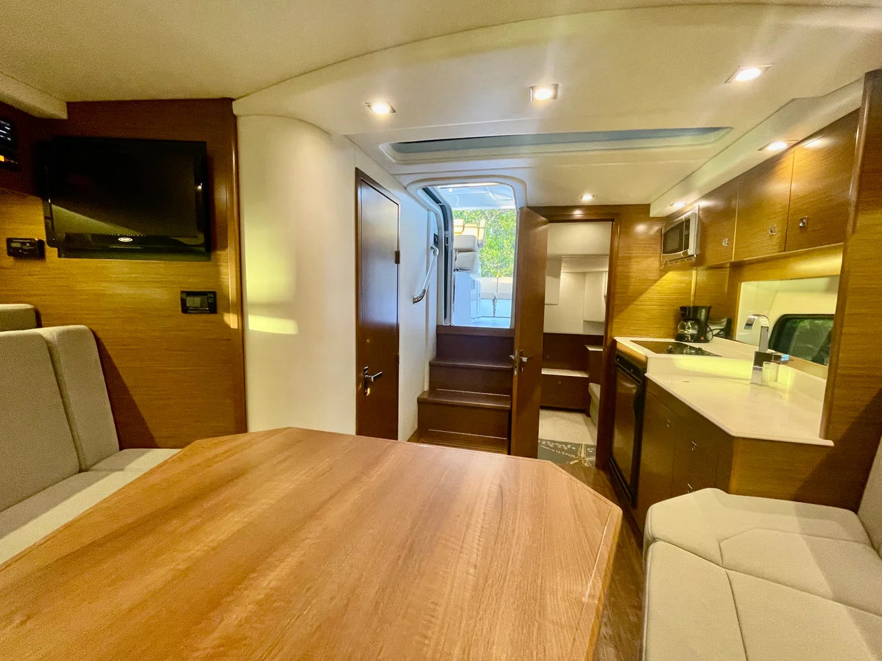 2016 Cruisers Yachts 390 EXPRESS COUPE 39.0 feet, Stuart, FL #26